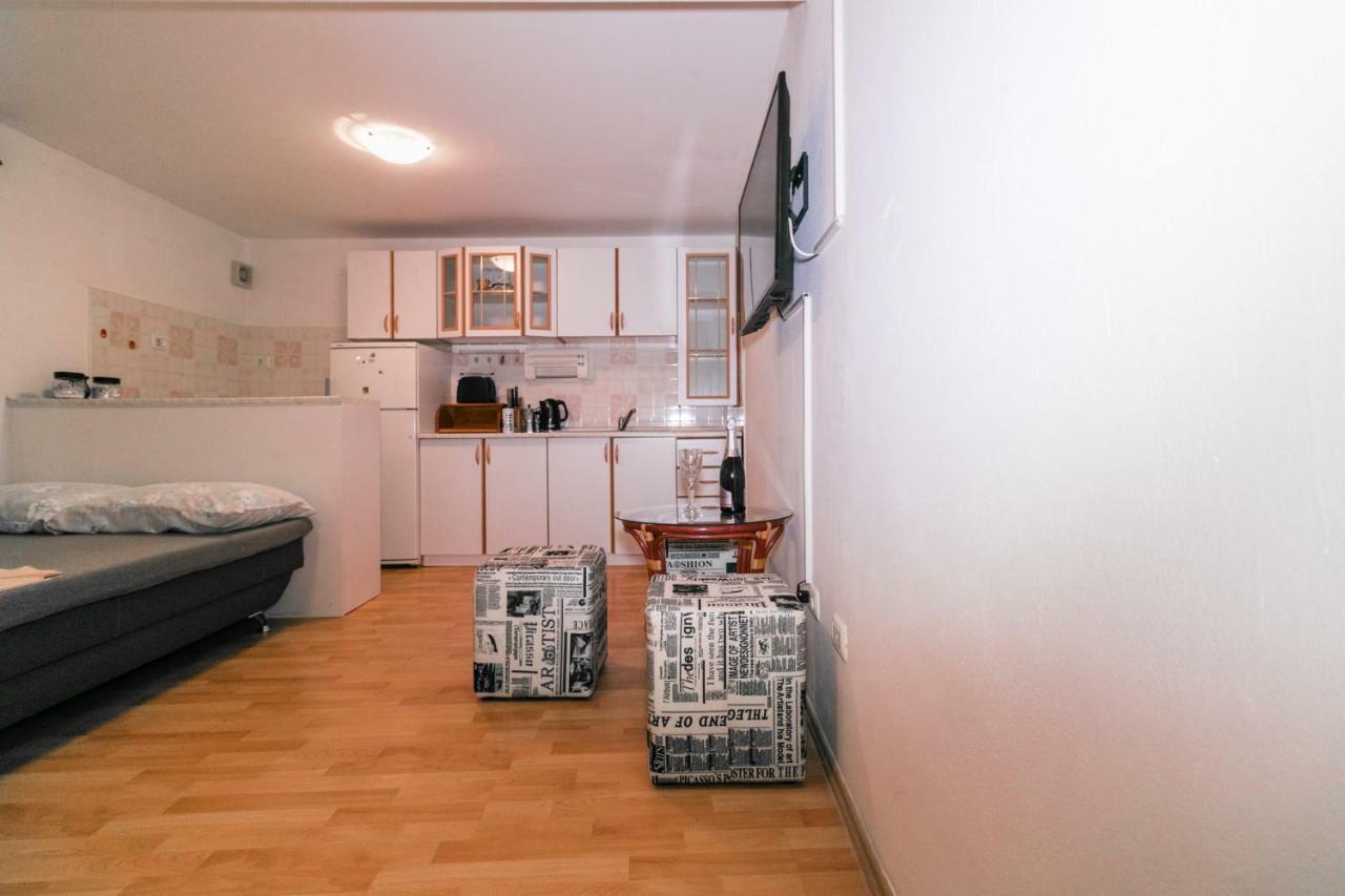 Apartment Fri *